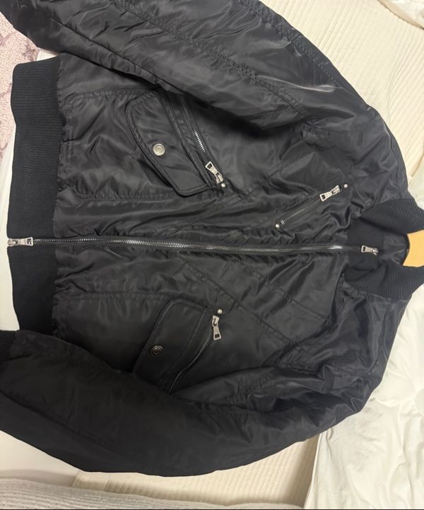 MUSINSA公式 | DANDEL DD cropped studded MA-1 jacket (BLACK)