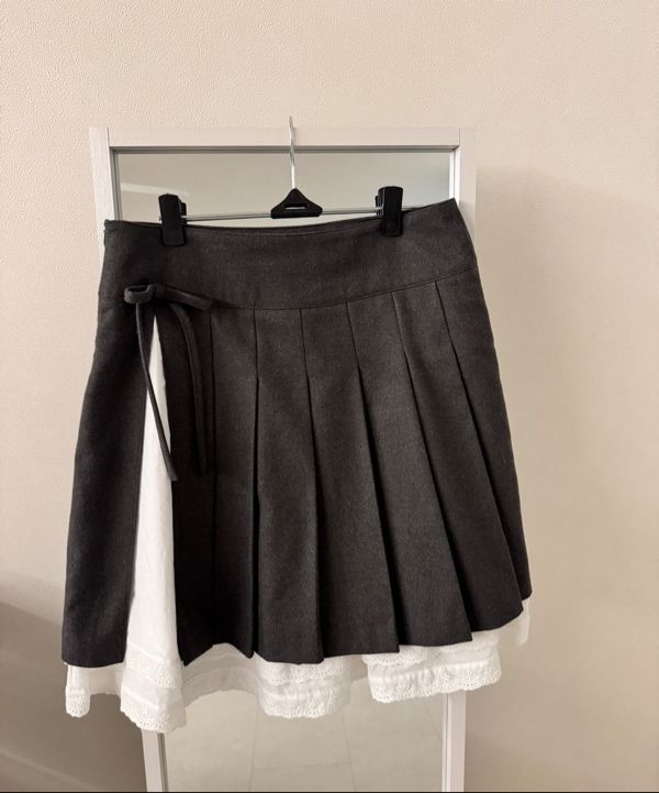 MUSINSA | HUG YOUR SKIN Slit Pleated Midi Skirt (Charcoal)