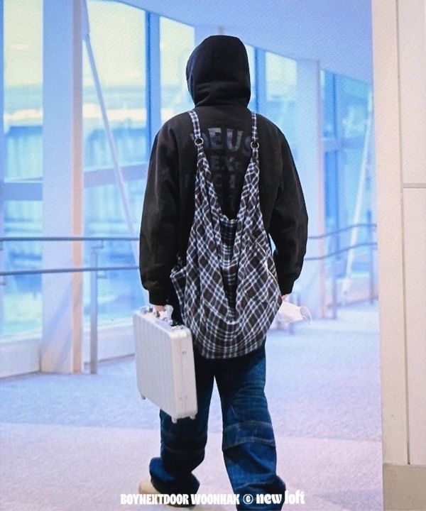 MUSINSA公式 | RONRON HEART ZIP POCKET 2WAY DUFFLE BAG BLUE