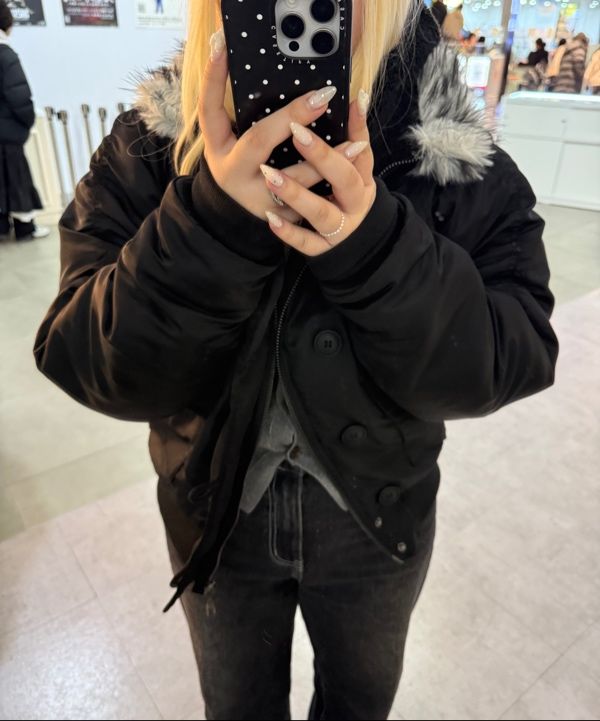 MUSINSA公式 | AAKAM Hooded Fur MA-1 Jacket (Black)