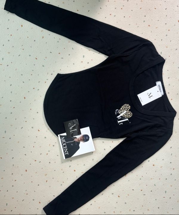 MUSINSA公式 | MUCENT シエラヒョピハートUネックローリング長袖T