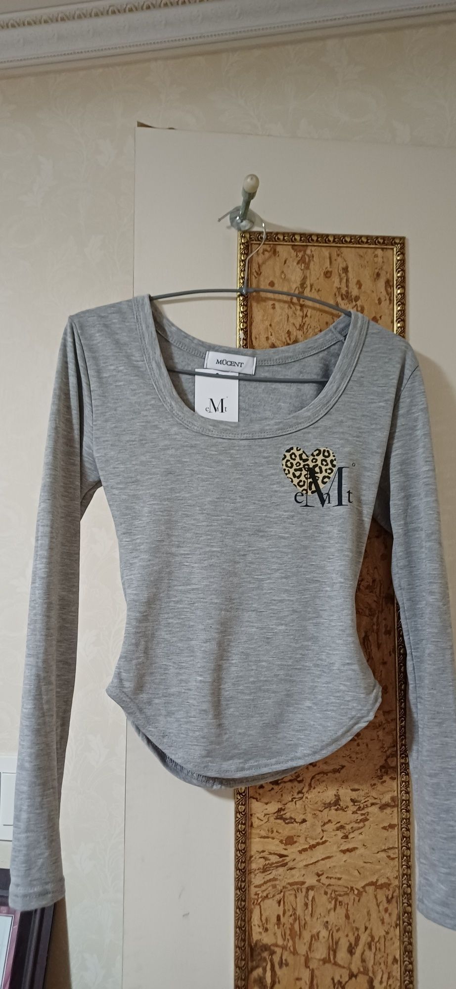 MUSINSA公式 | MUCENT シエラヒョピハートUネックローリング長袖T