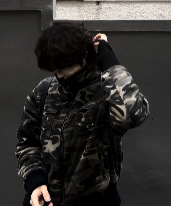 MUSINSA公式 | AAKAM Studded High Neck Fur Jacket (Camo)