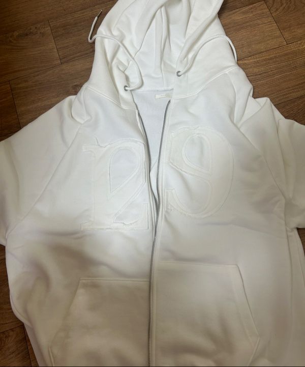 MUSINSA | ILLIGO 129 Logo Patch Hoodie Zip-Up White