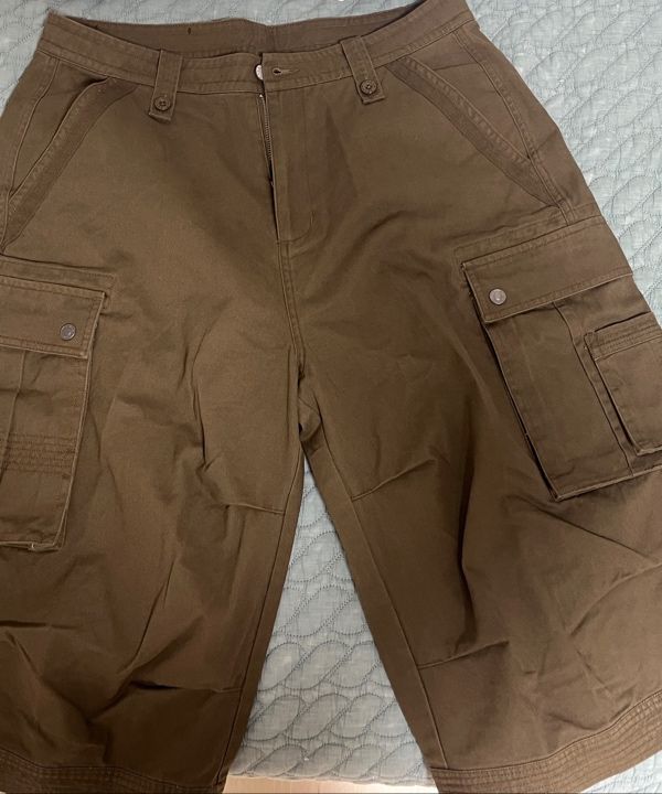 MUSINSA公式 | AAKAM Knee Pin-Tuck Bermuda Cargo Pants (Brown)