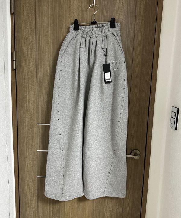 MUSINSA | KHAKIPOINT Steel Stud Sweat Pants (gray)