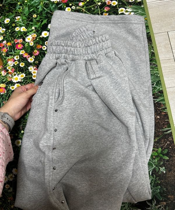 MUSINSA公式 | KHAKIPOINT Steel Stud Sweat Pants (gray)