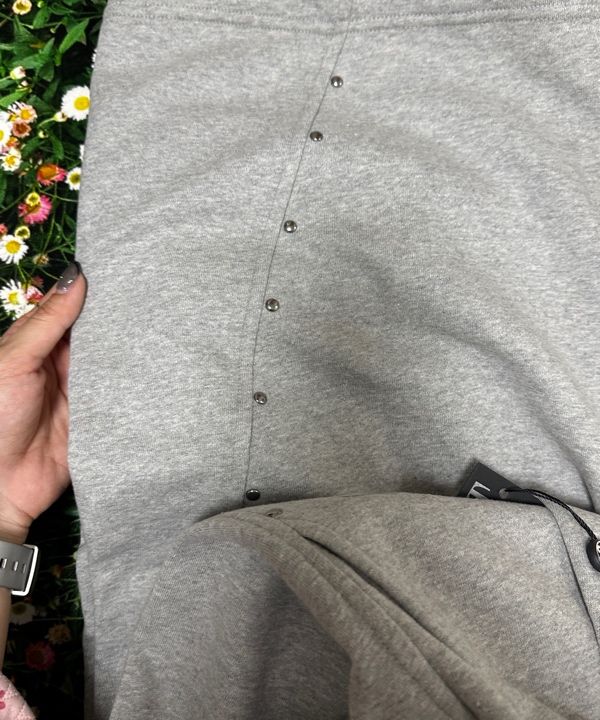 MUSINSA | KHAKIPOINT Steel Stud Sweat Pants (gray)