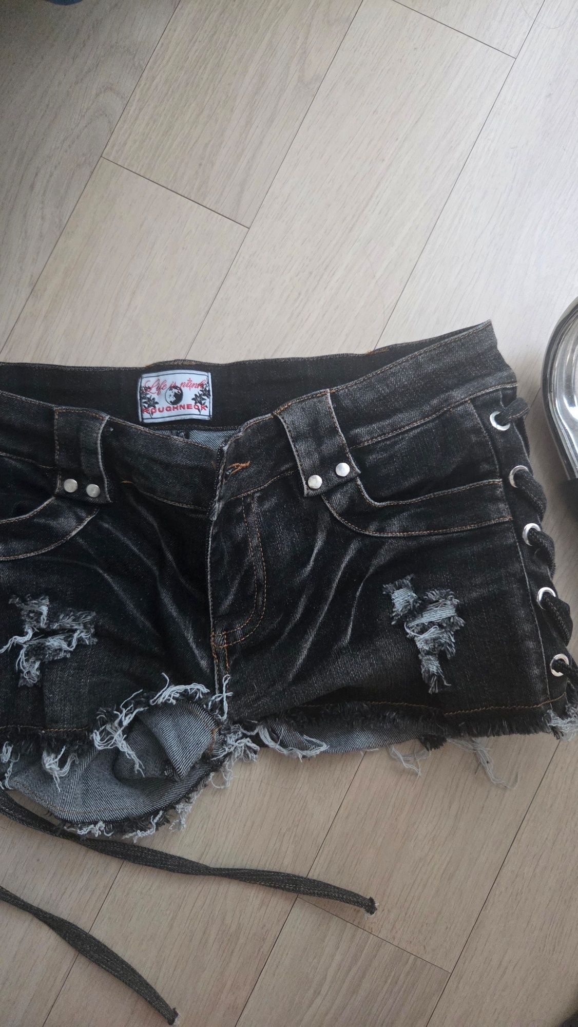 MUSINSA | ROUGHNECK Lace-up side washed short pants