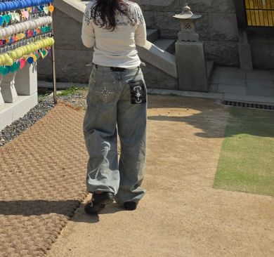 MUSINSA公式 | BADBLOOD Star-Studded Barrel Jeans - Light Blue