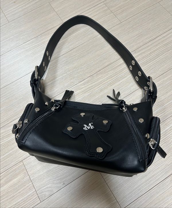 新品MUCENT ムセント バエルクロスレザーパッチミニショルダーバッグ 