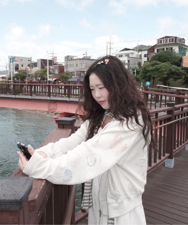 MUSINSA | MATIN KIM SKETCH GRAFFITI WAFFLE HOODY ZIP UP IN LIGHT BEIGE