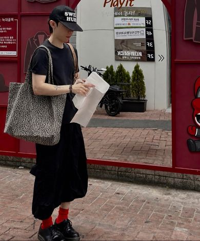 MUSINSA | AEAE BREEZE TOTE BAG [LEOPARD GREY]
