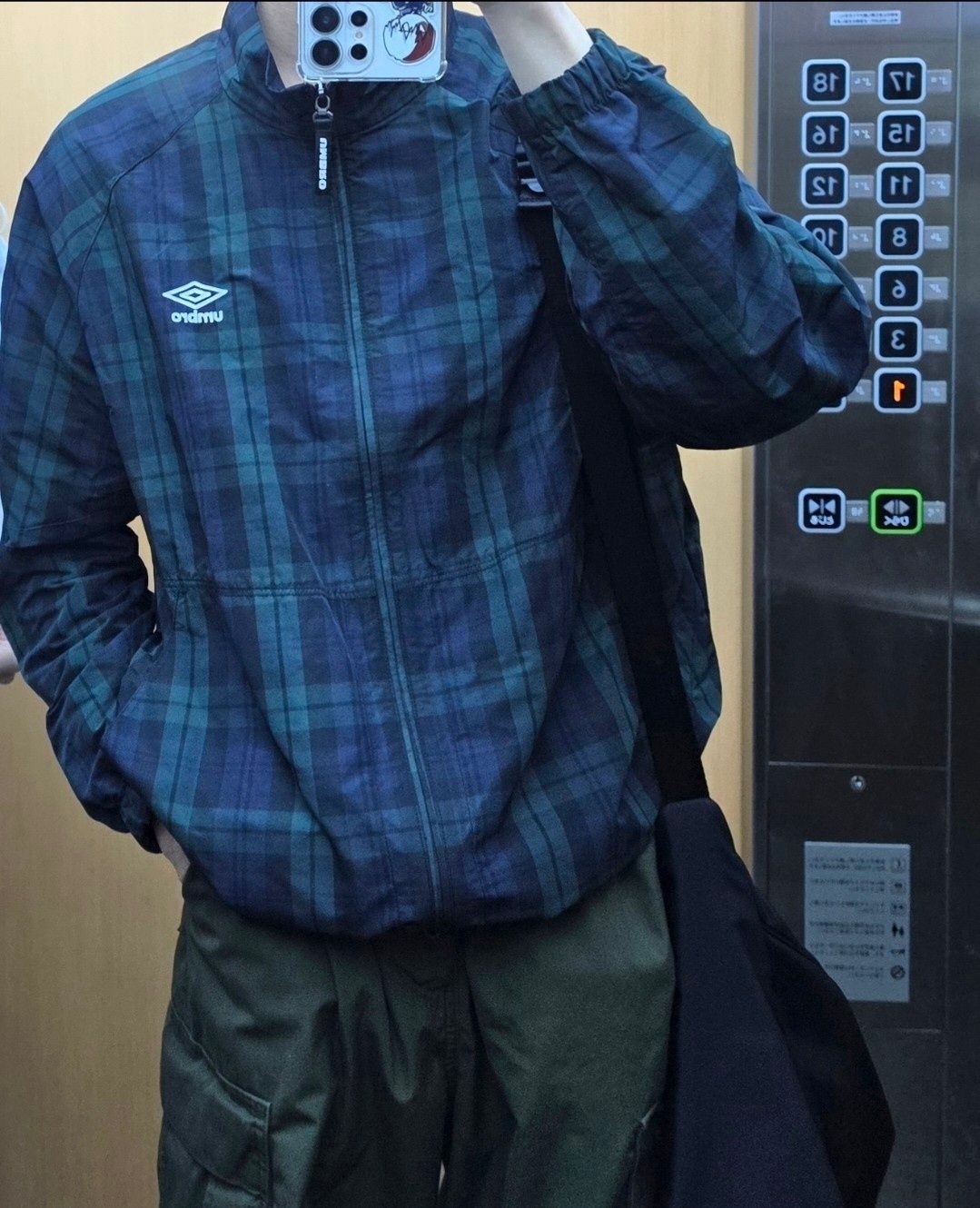 MUSINSA | UMBRO [Umbro x Asahi Hamada] Classic Stand Neck Check