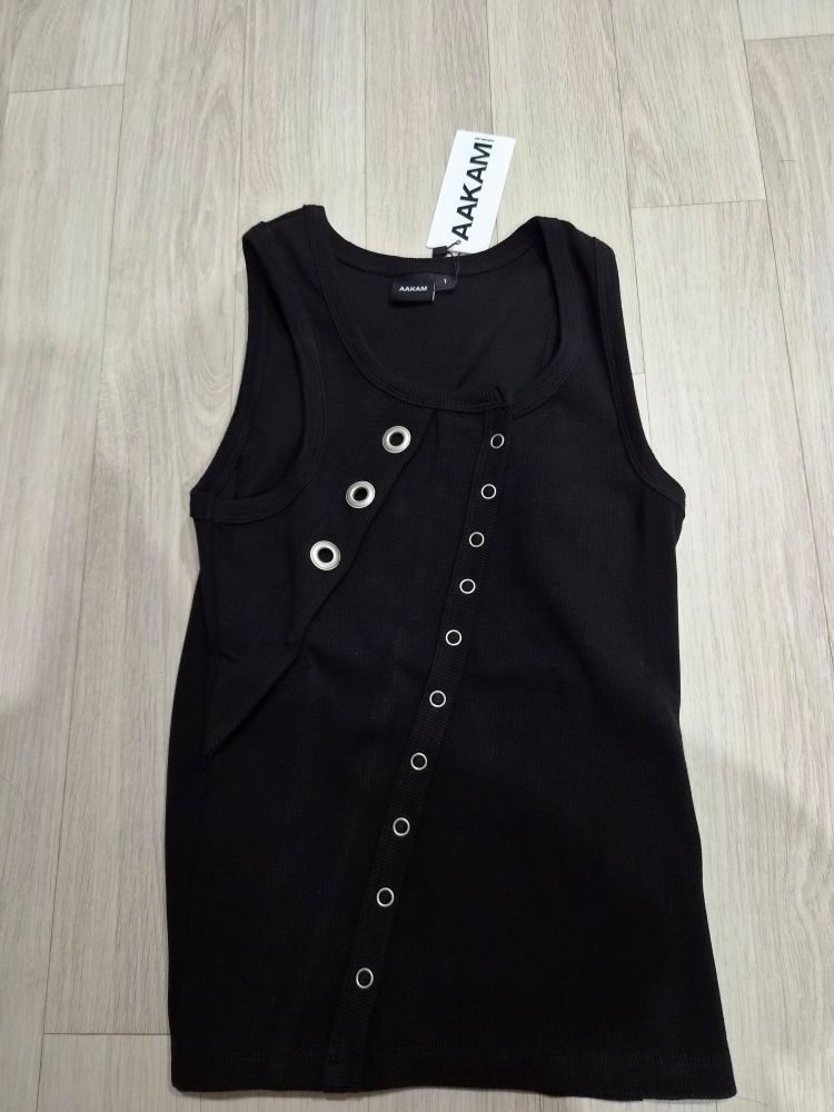 MUSINSA | AAKAM Oblique Snap Sleeveless (Black)