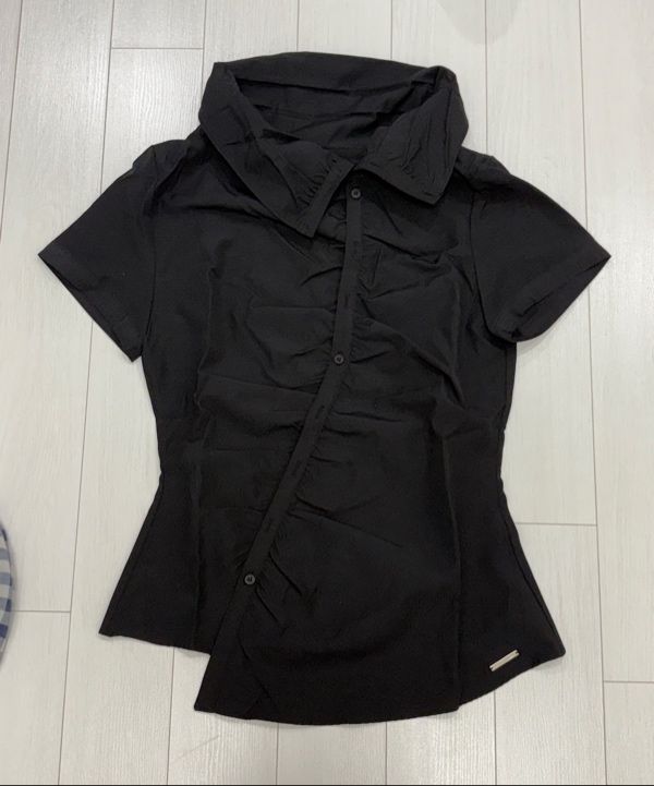 MUSINSA公式 | MISEKI SEOUL High neck shirring button shirt BLACK