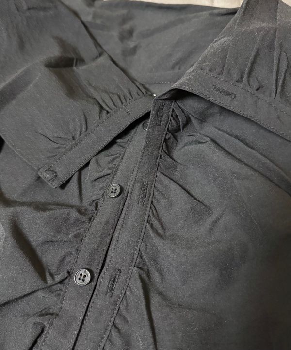 MUSINSA公式 | MISEKI SEOUL High neck shirring button shirt BLACK