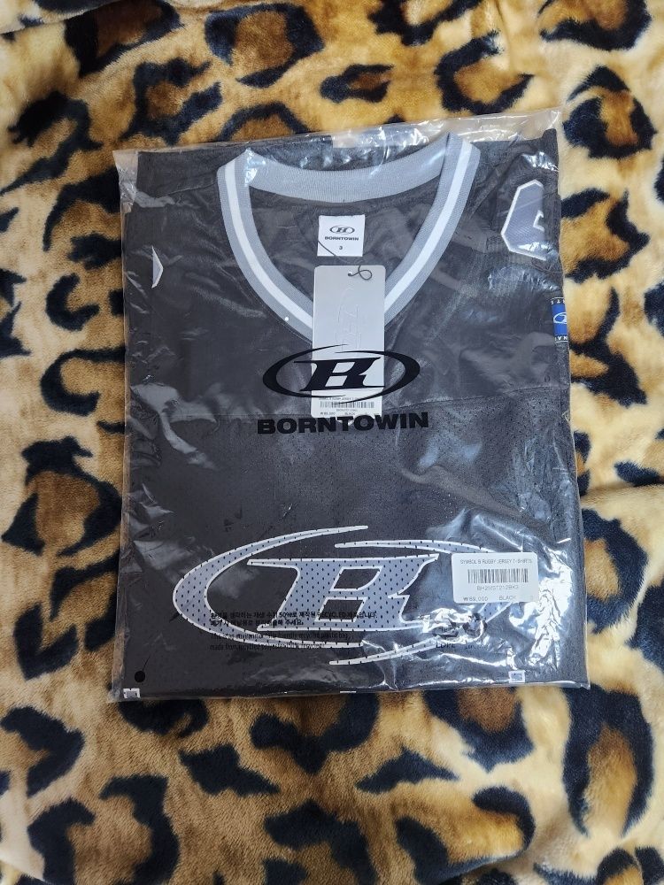 MUSINSA | BORN TO WIN SYMBOL B RUGBY JERSEY T-SHIRTS [BLACK]