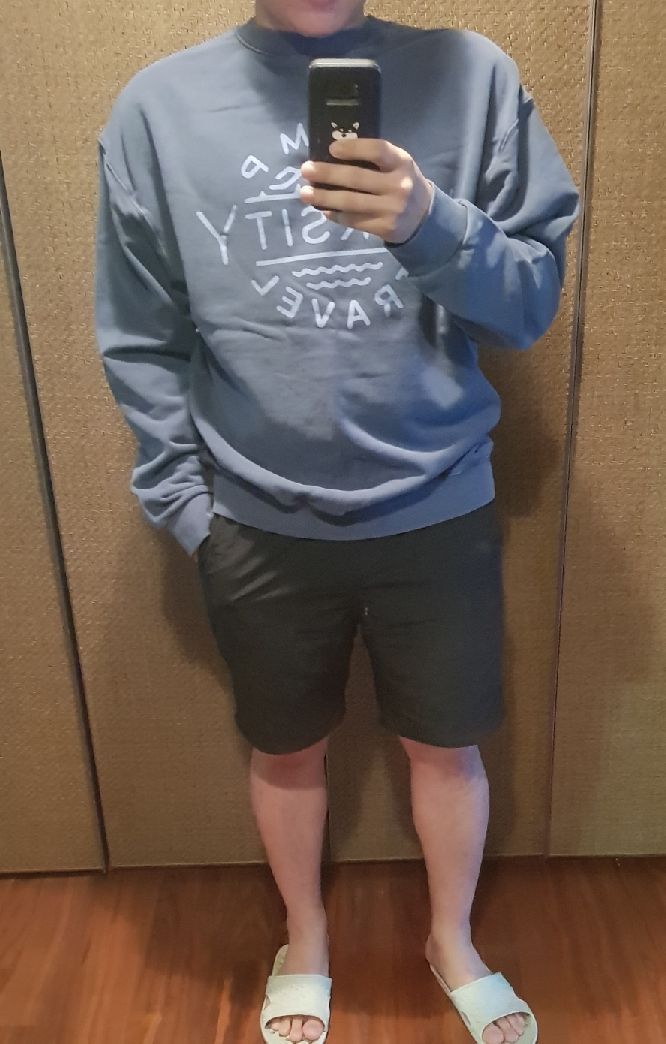 MUSINSA | TRAVEL CAMP VARSITY PIGMENT SWEATSHIRT BLACK CHARCOAL