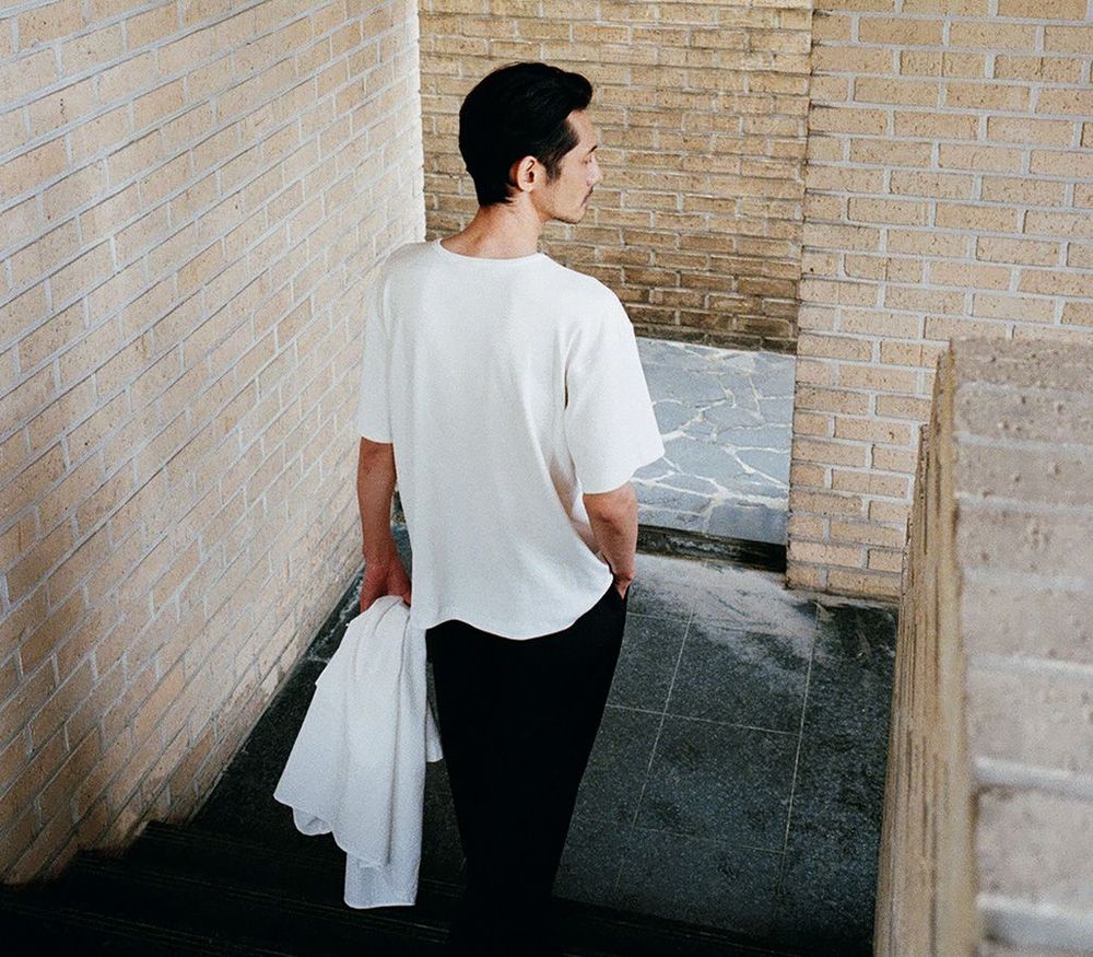 자연스럽게 바랜,\n여름의 균형 26 Summer Collection