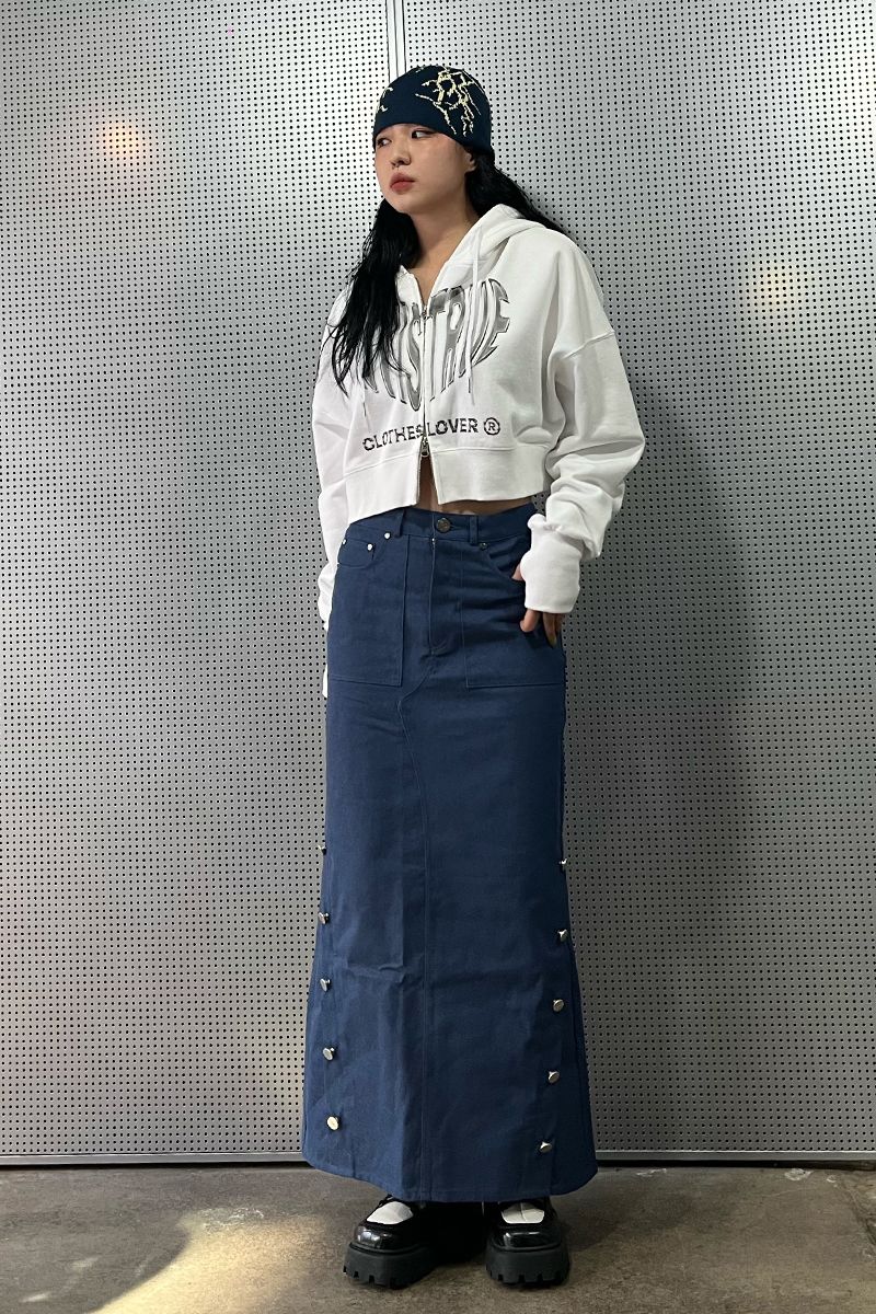 브랜드 스냅의 CH BUTTON SKIRT(BLACK) 코디 | 무신사 스냅