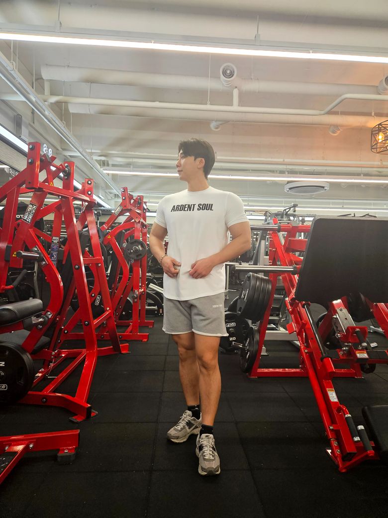 브랜드 스냅의 헤비 어썸 컷팅 반바지(멜란지) 코디, 패션 | 무신사 스냅
