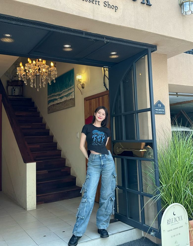 브랜드 스냅의 TCP X 우유리 UNBALANCE CROPPED TEE 코디, 패션 | 무신사 스냅