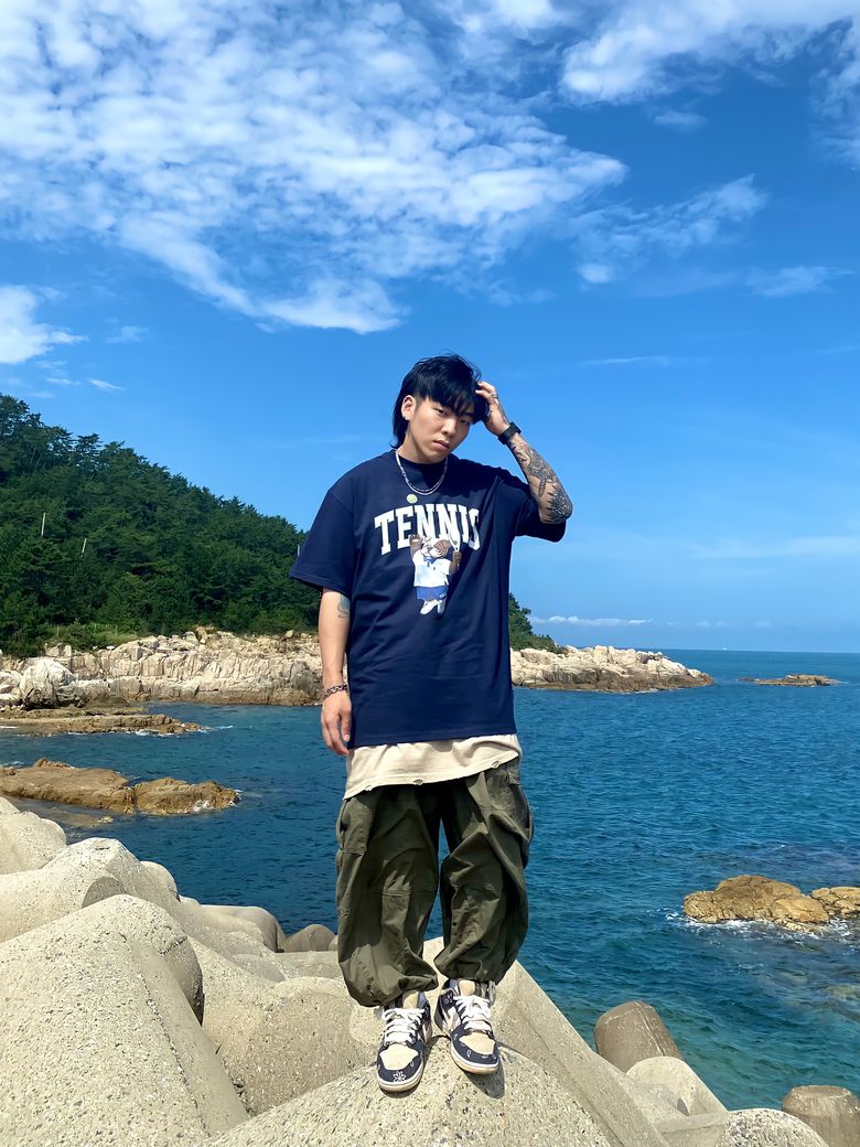 J0ngwo0의 YONEX X YALE UNIVERSITY HANDSOME DAN TEE NAVY 코디, 패션 | 무신사 스냅