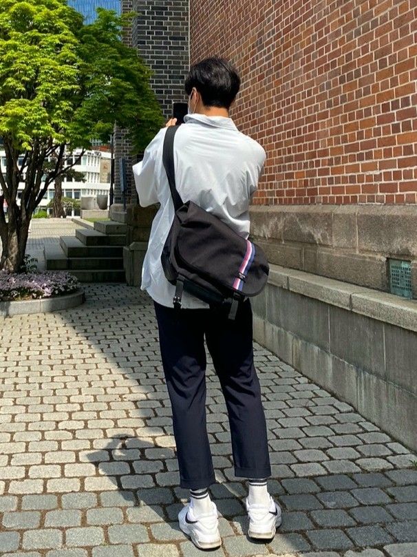 MUSINSA | PEEPS essential messenger bag(stripe_black)