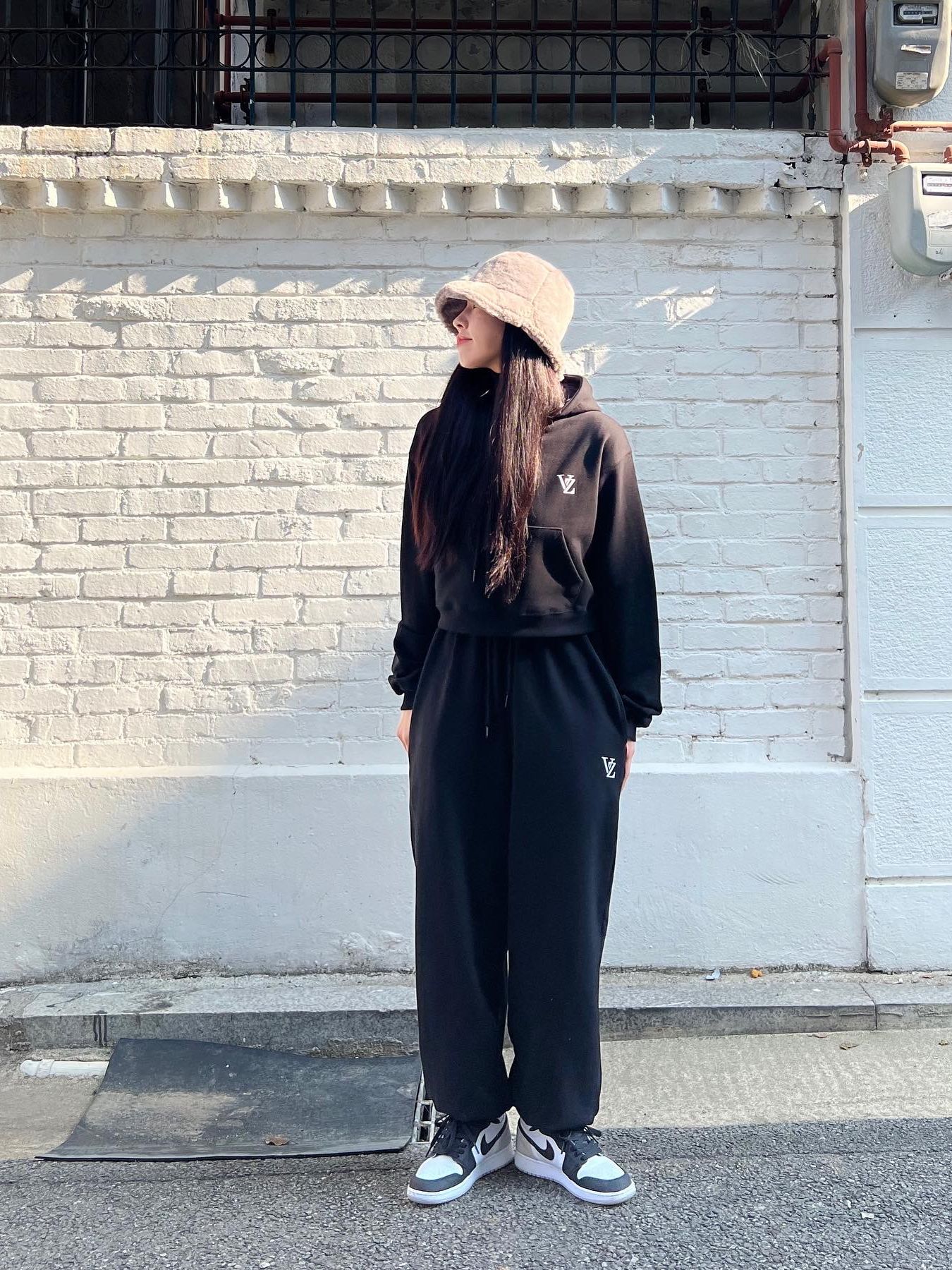 ☆SALE [VARZAR] VZ Printing Wide Jogger Pants MUSINSA | VARZAR VZ Print Wide Jogger Pants Black