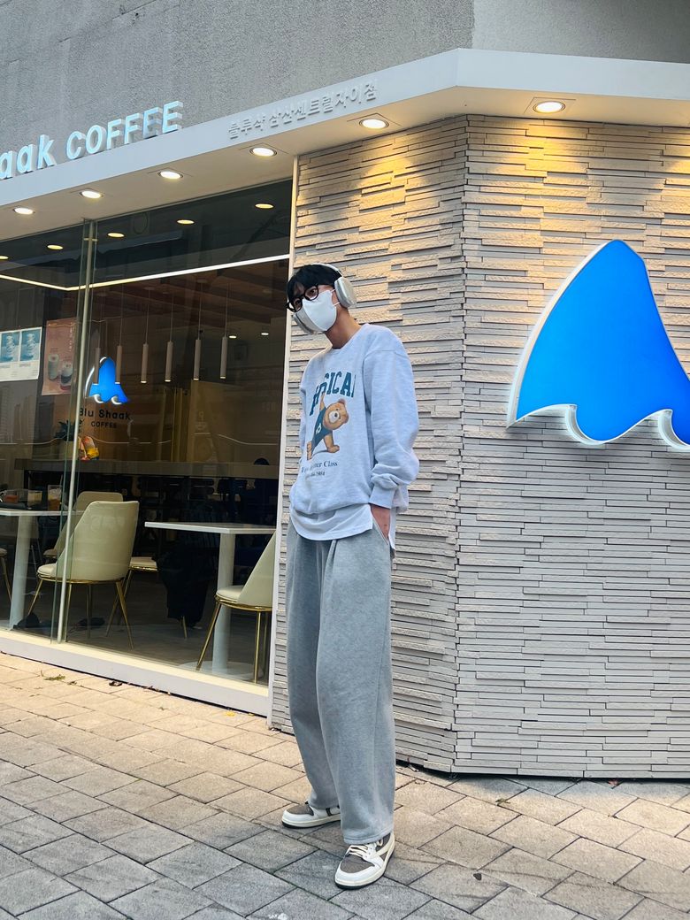 웅이네 무신장의 (22ALL) PHYPS® YOGA BEGINNER CLASS CREWNECK GRAY 코디, 패션 | 무신사 스냅