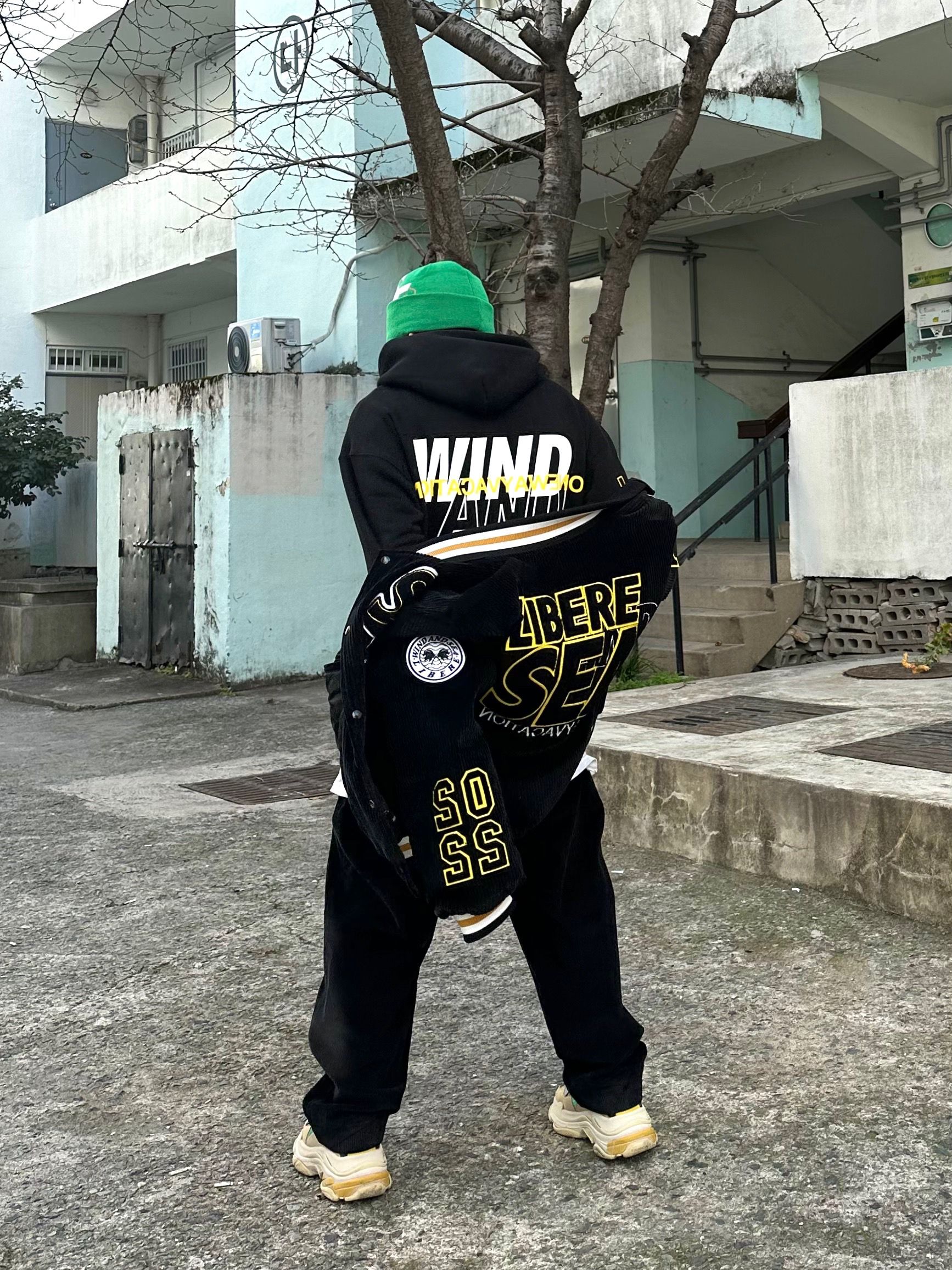 J0ngwo0의 WDS X LIBERE VARSITY JACKET / BLACK 코디, 패션 | 무신사 스냅