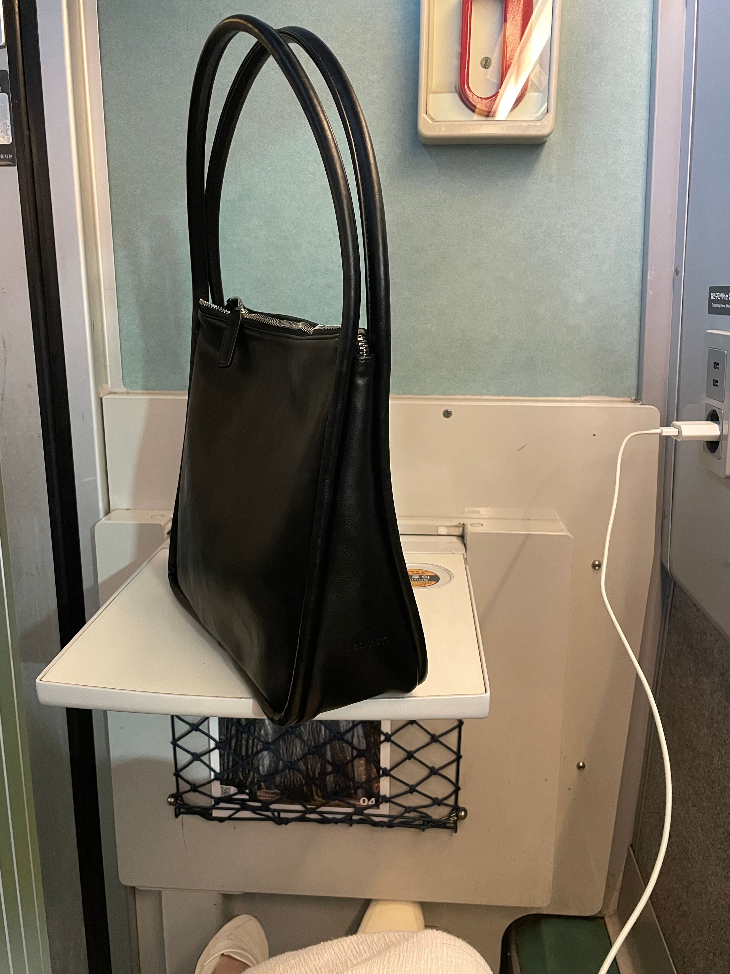 【YEOMIM】★人気★韓国★belted ridge bag★black MUSINSA公式 | YEOMIM belted ridge bag - black