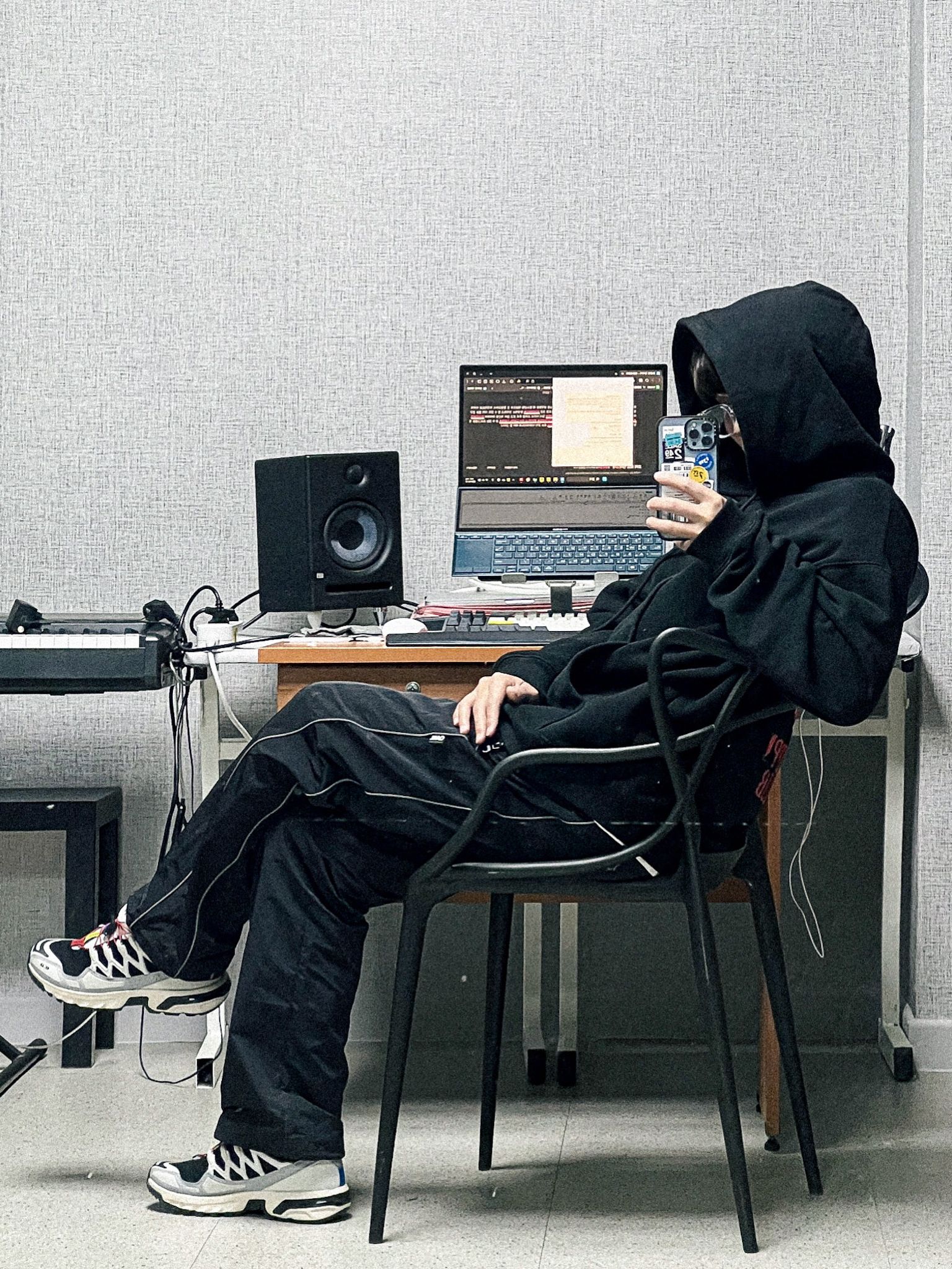 MUSINSA | GRAILZ GUN CLUB GRAPHIC HOODIE [BLACK]