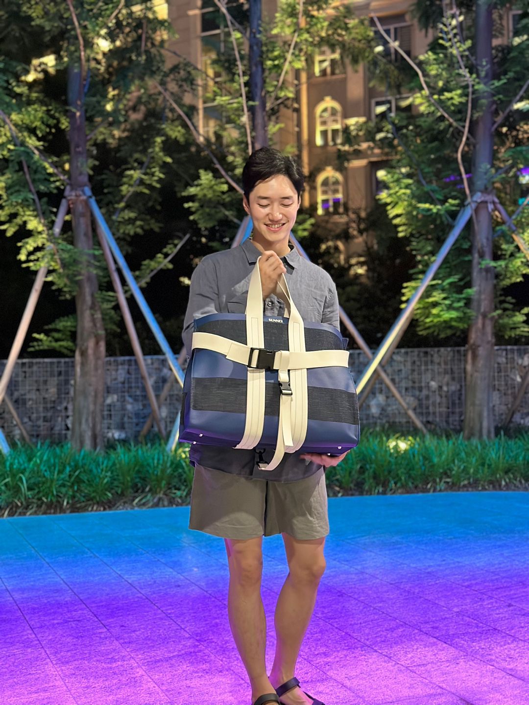 ★SUNNEI★ Parallepipedo Teddy Tote Bag  Blue CACCXBAG0 Sunnei - Parallelepipedo Teddy – Simonett