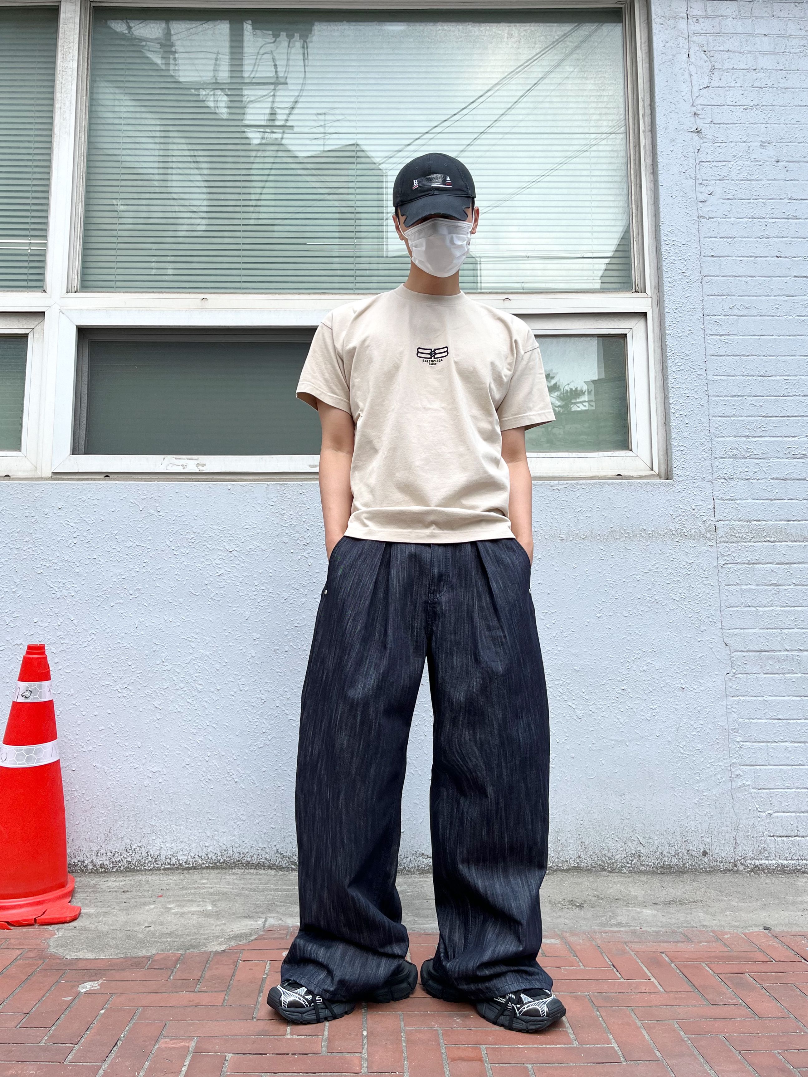 MUSINSA | BALENCIAGA BB Paris Icon T-Shirt - Beige
