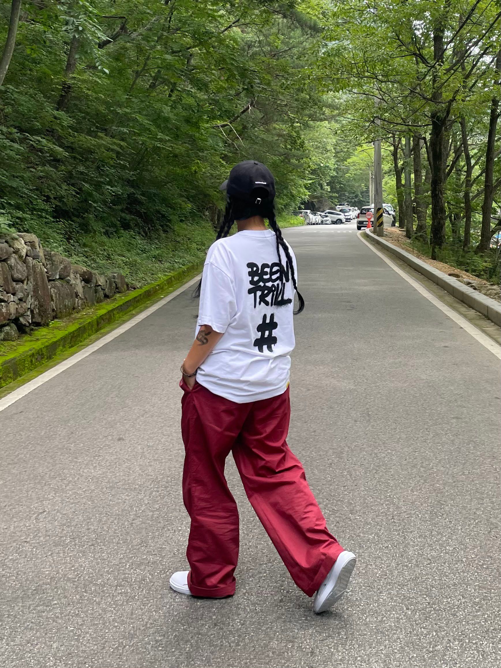 B.TRILL■Spray Hashtag Sweatshirt■送料込 cfc645e1c13ca63fdde2dd38e342a6