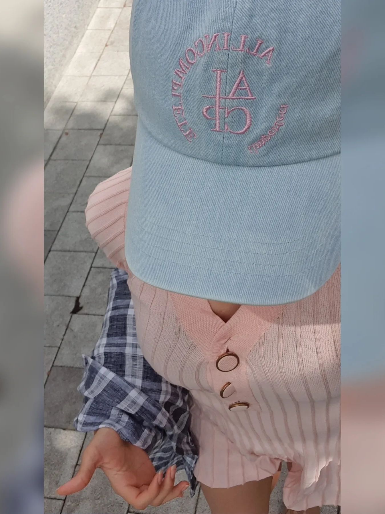 MUSINSA公式 | ALLINCOMPLETE Round Logo Ball Cap (Strawberry)