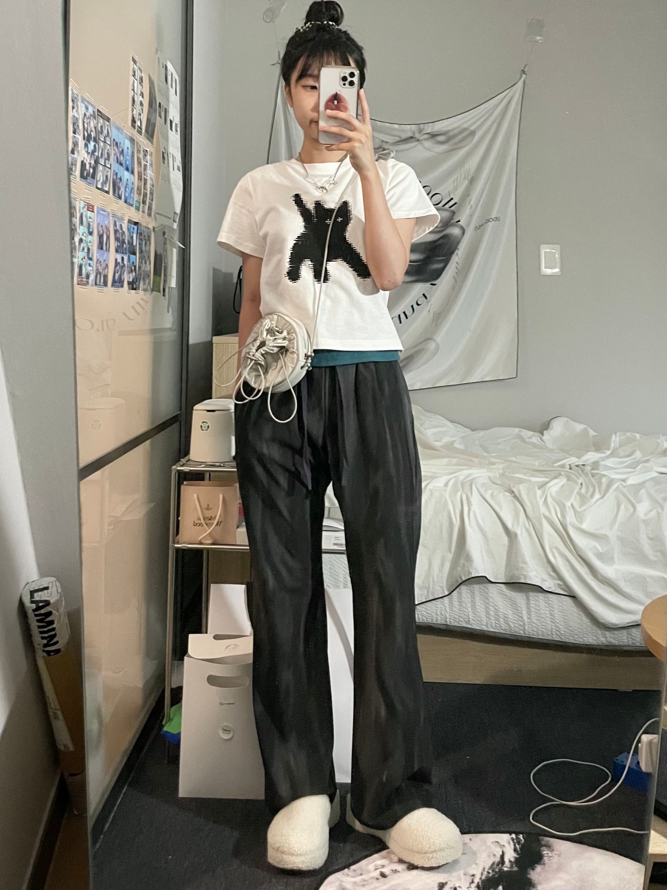 MUSINSA公式 | AEAE FLASHED CATS EYE CROP T-SHIRTS [White]