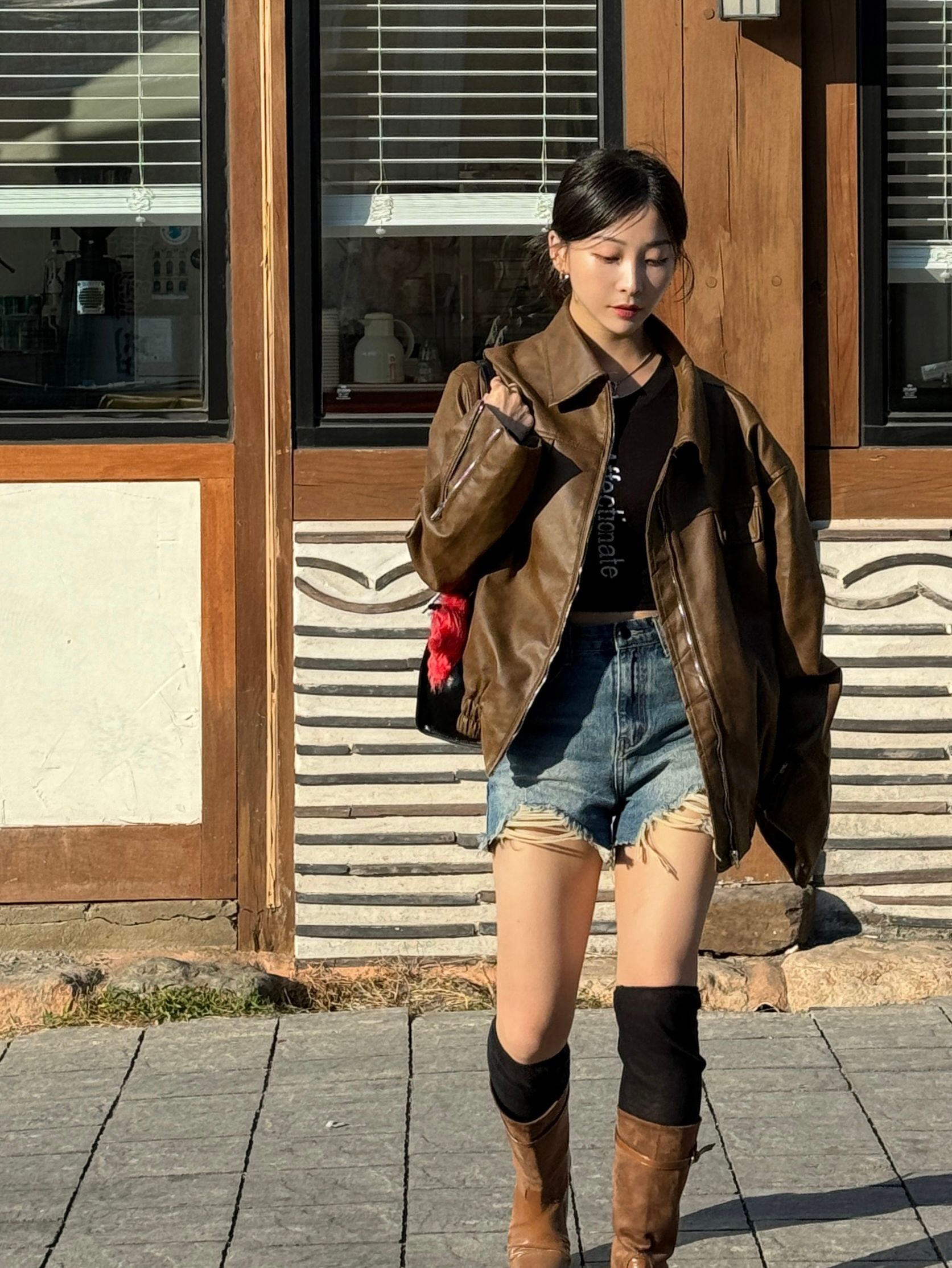 MUSINSA | LEATHERY Bolted Square Shoulder Bag / Mini [IVORY