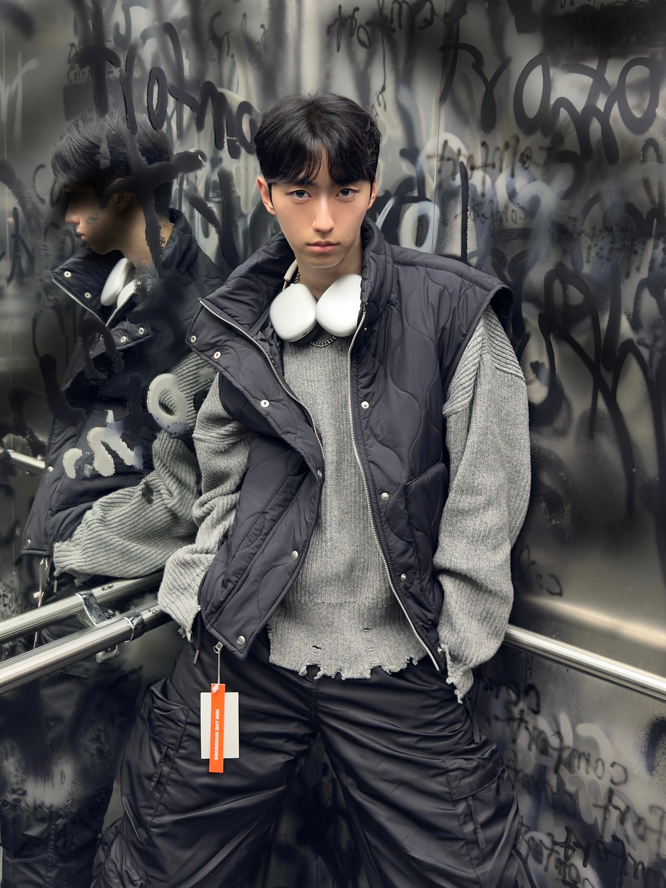 MUSINSA公式 | WOOALONG V-neck damage knit - GRAY