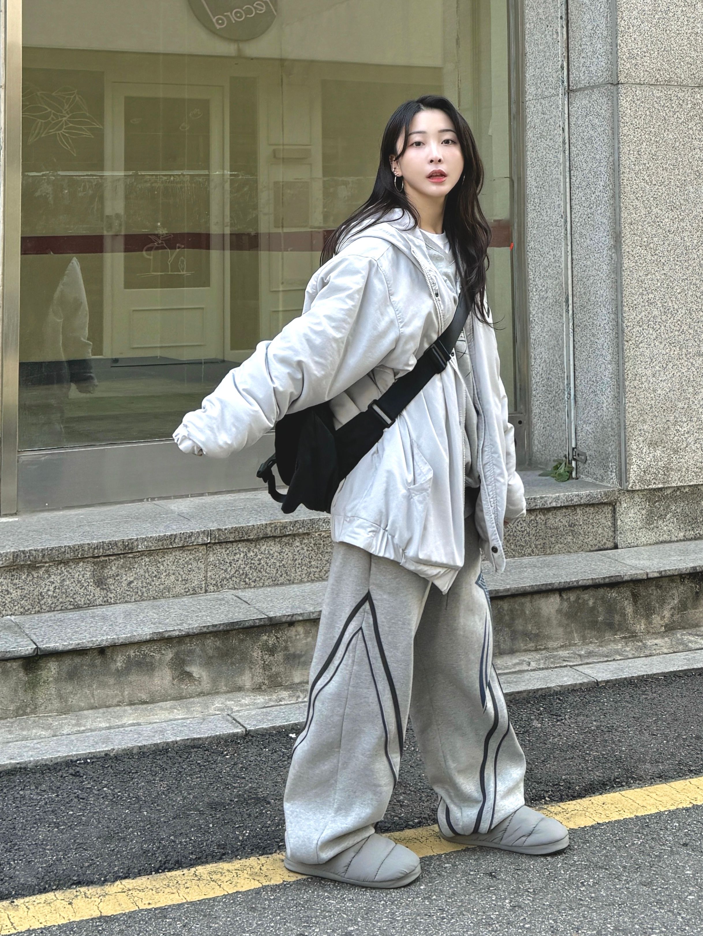 MUSINSA | GAKKAI UNIONS Rising Sweat String Line Pants Black