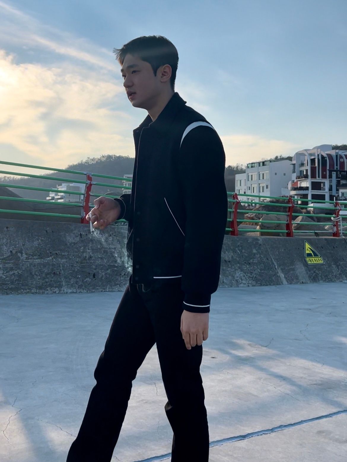 MUSINSA公式 | LMOOD Contemporary Varsity Jacket Black