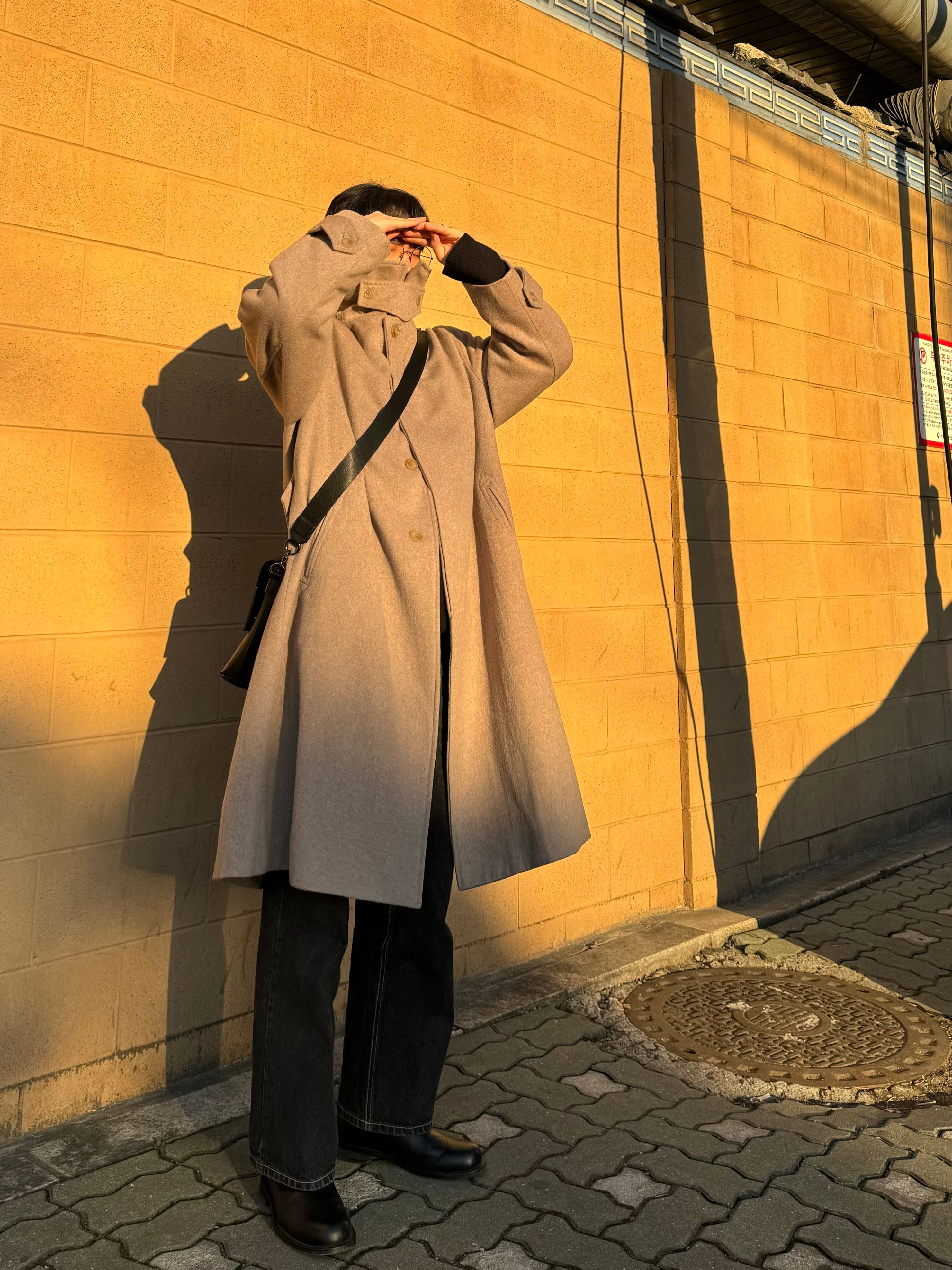 MUSINSA | DRAW FIT Slant Messenger Cross Bag [BLACK]