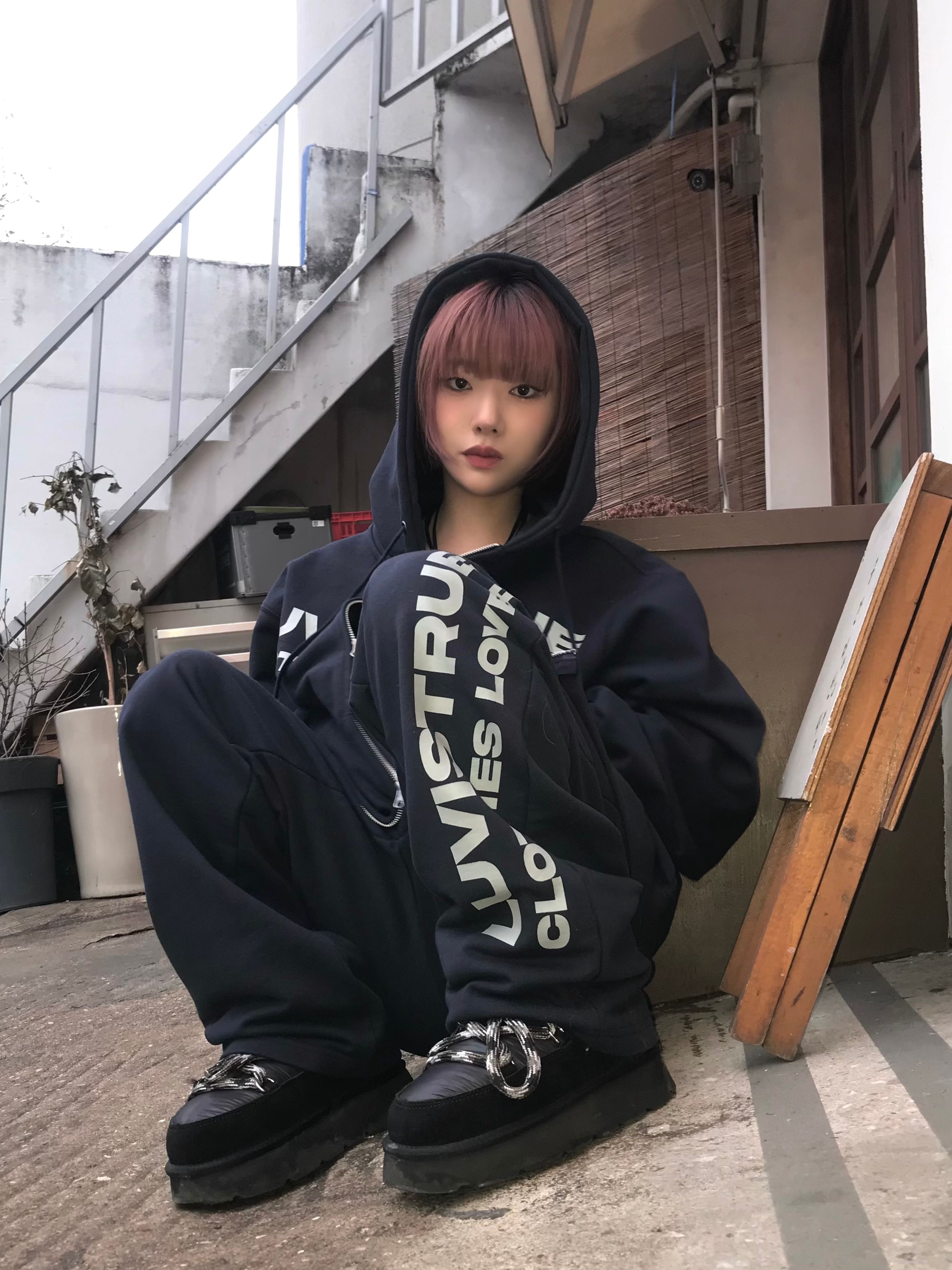トップス LUVISTRUE MZ 2-WAY GLITTER HOOD ZIP UP MZ2ウェイグリッターフードジップアップ - LUVISTRUE | 60