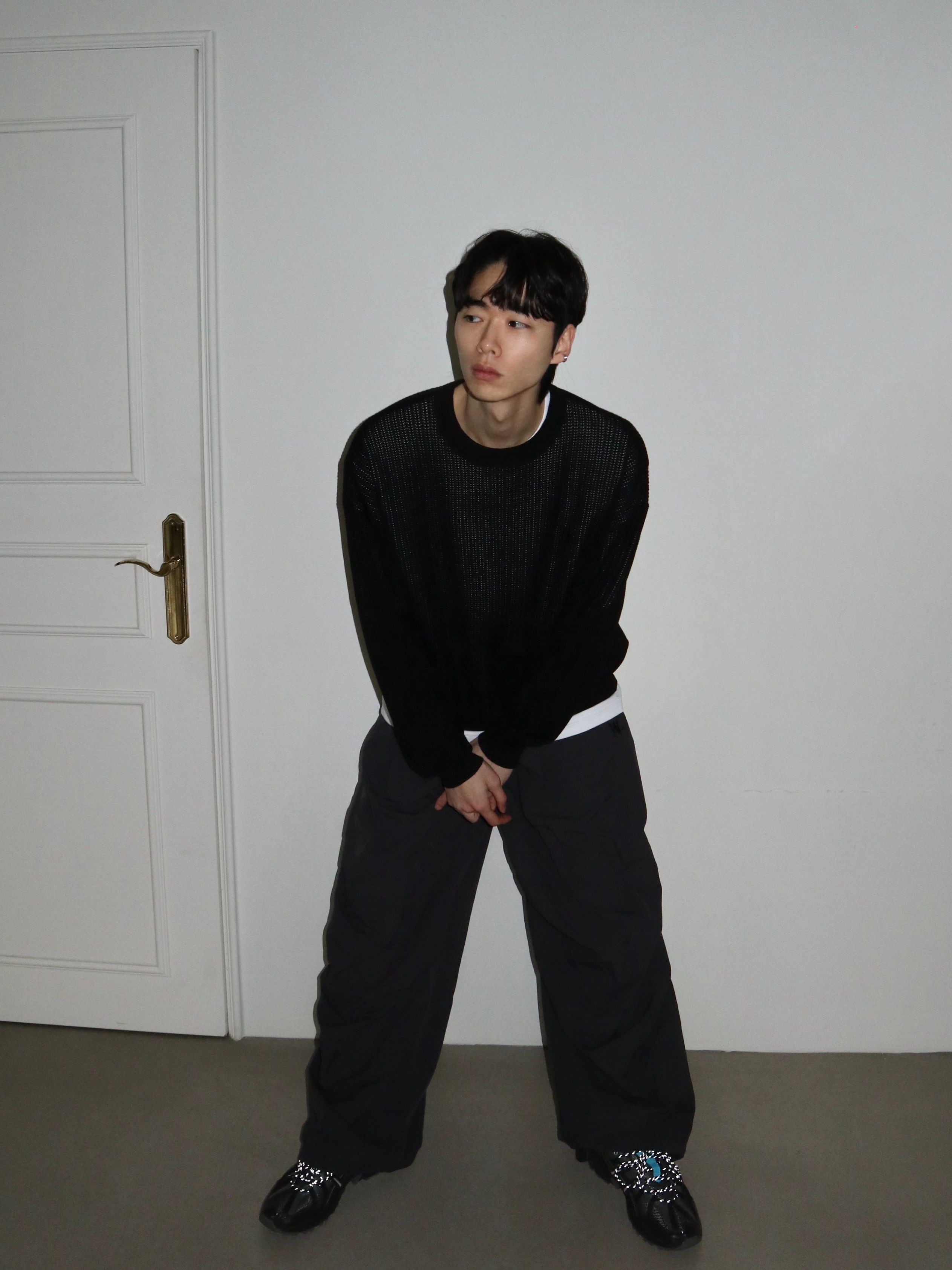우알롱(WOOALONG) Pigment over fit graphic T-shirt - CHARCOAL