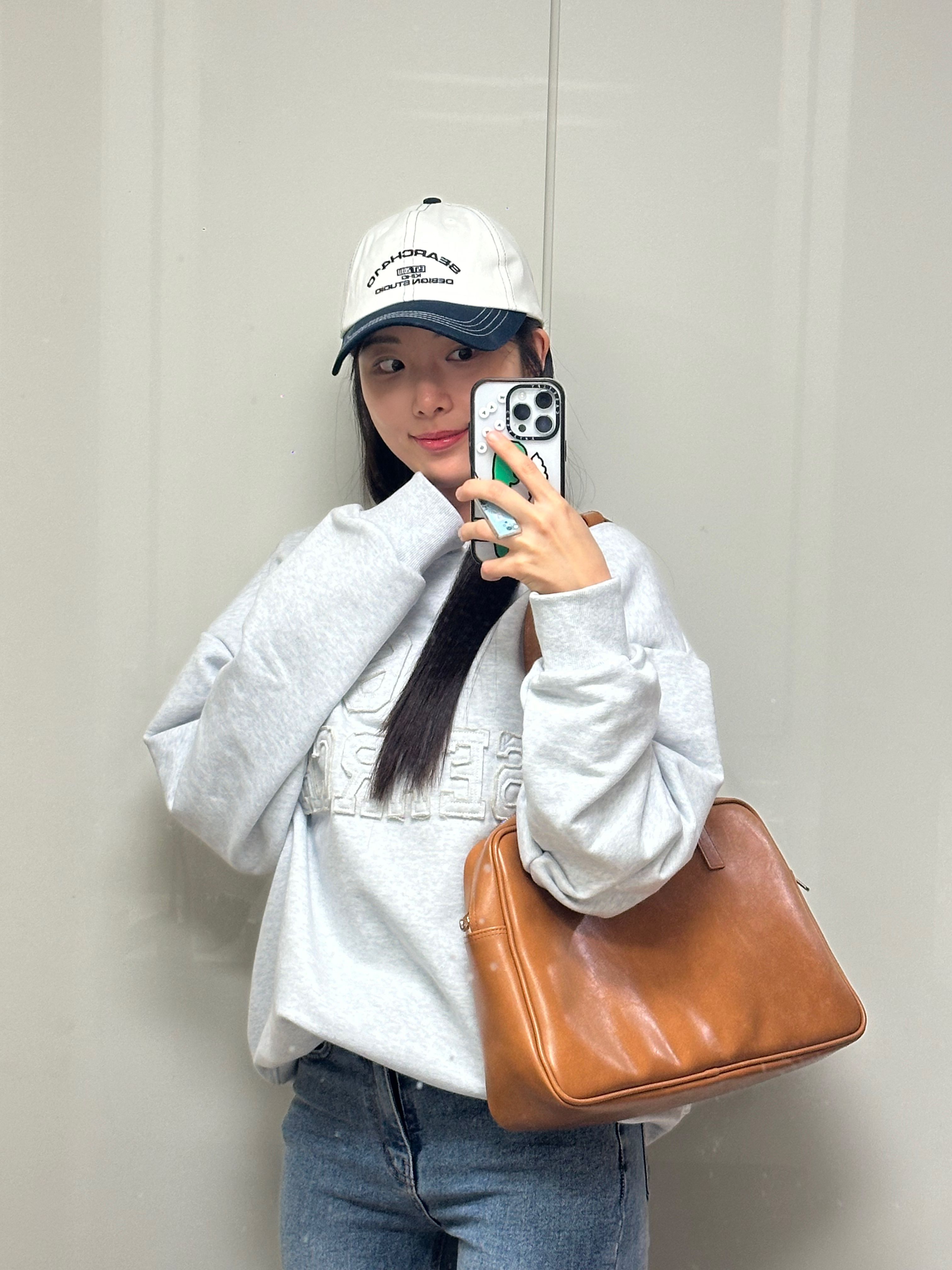 MUSINSA公式 | FILLINTHEBLANK Trapezoid Shoulder Bag (black)