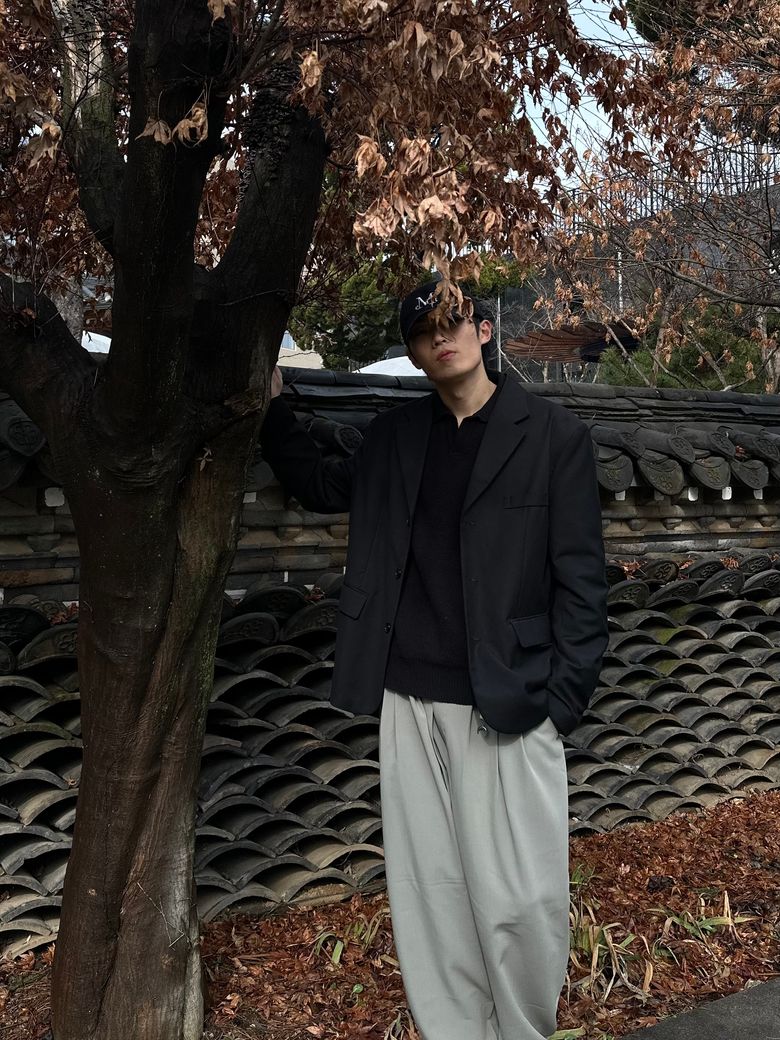 _jongh0의 벨티드 올데이 쓰리턱 팬츠 _ LIGHT GRAY 코디, 패션 | 무신사 스냅