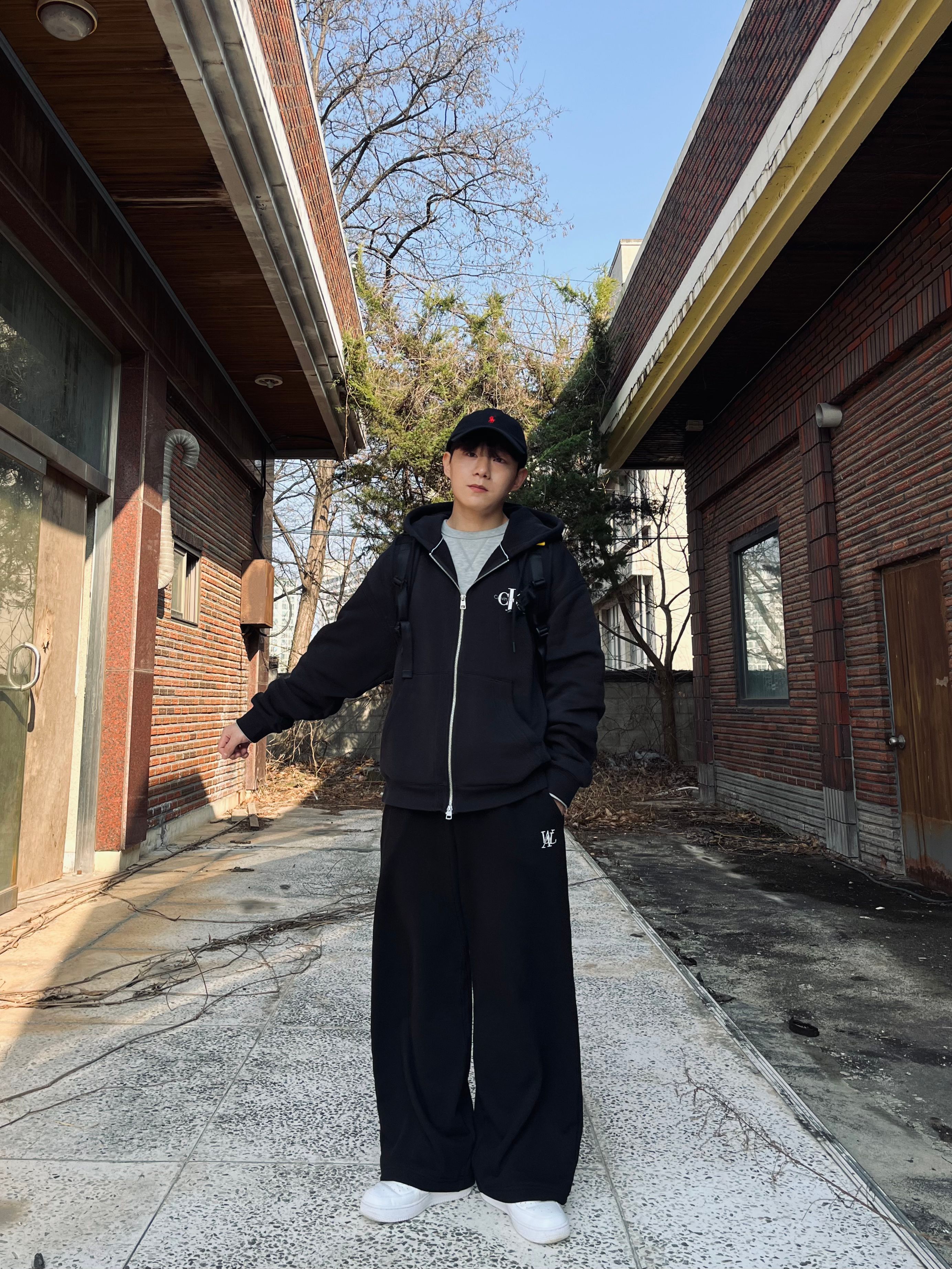 パンツ WOOALONG Signature relax wide pants NAVY WL230JLP02UNAV Signature relax wide pants (시그니처 릴랙스 와이드 팬츠)