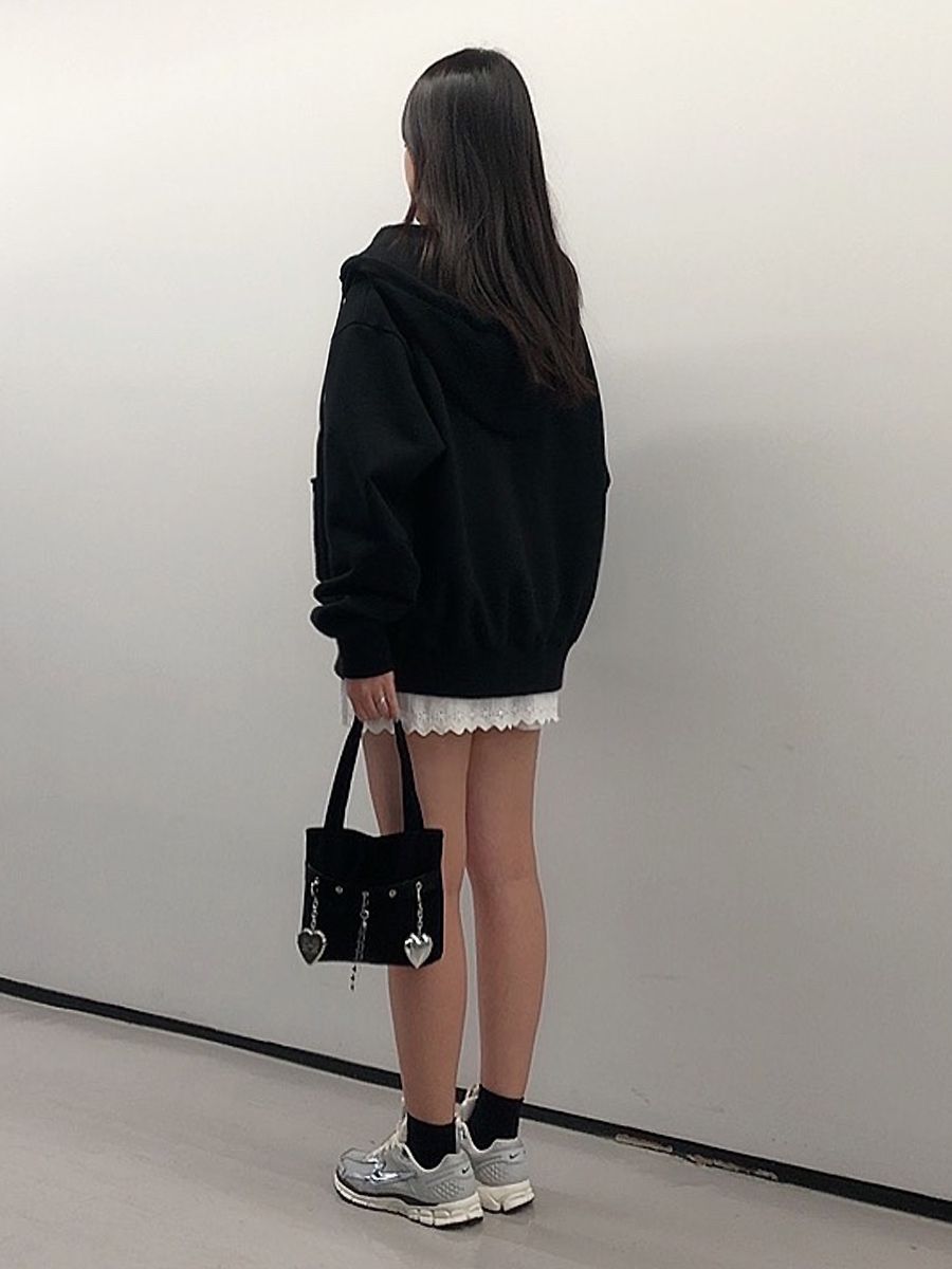 MUSINSA公式 | OTHER-worldly heart keyring mini bag